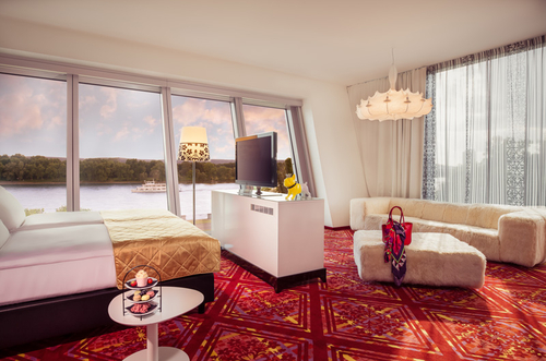 Diva Suite mit direktem Blick auf den Rhein und das Siebengebirge