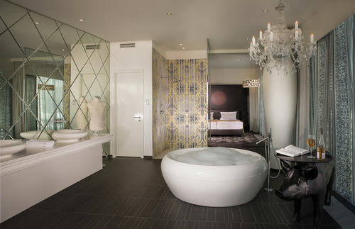 Mit Whirlpool im Zimmer stellt die King Suite das absolute Highlight dar